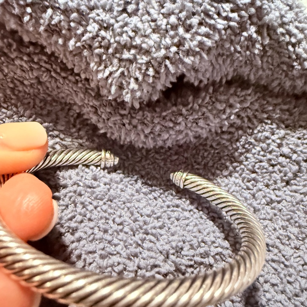 DY Authentic 4 mm Classic Cable Bracelet w/ Diamonds. Size small - Picture 12 of 12